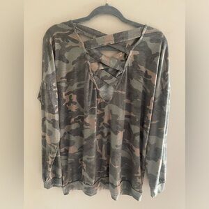 Size Large camo boutique top.